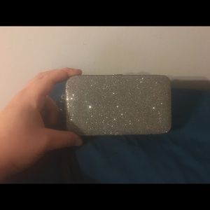 🥳Glitter Wristlet